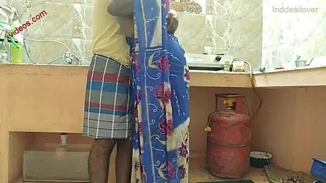 Aunty in rasoi 18+