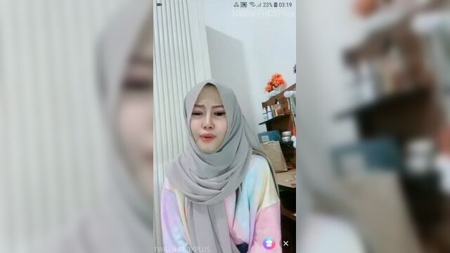 Live hijab