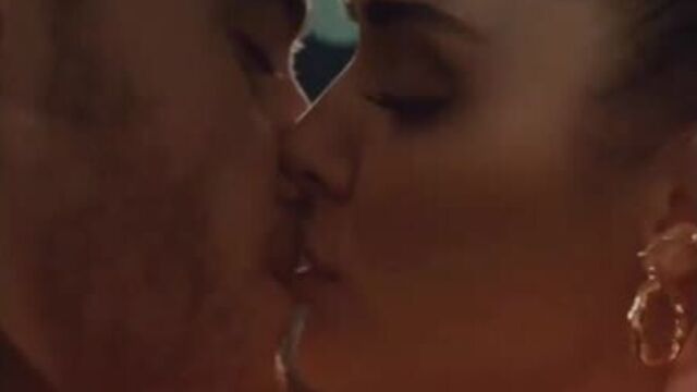 33 kiss