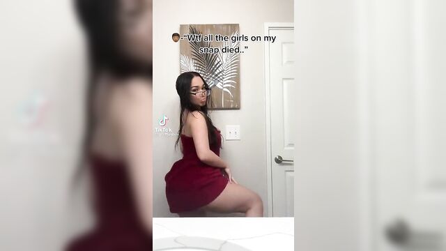 Bootyful polynesian girl from tiktok with a sweet ass
