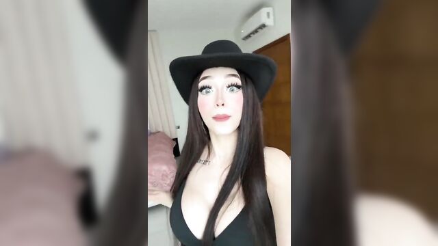 Anal masturbation with my pink and juicy vagina in a vid