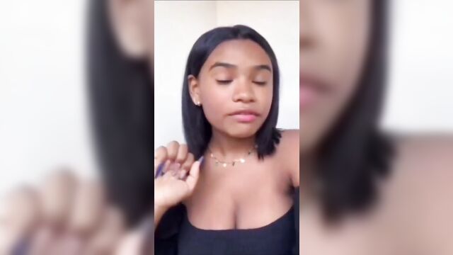 A cute girl is dancing funk for her boyfriend in this steamy vazou video