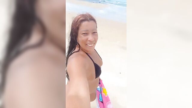 Big ass mature dinha trying on sexy lingerie