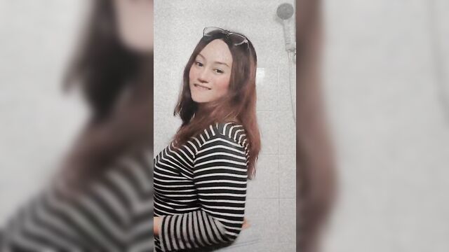 Hot sg malay girl masturbates and shows her boobs - dracaryssg