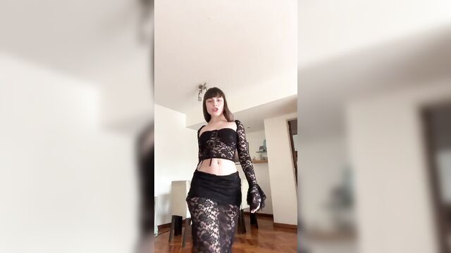 Tiktok argentina with the sexy julypenaa showing her body