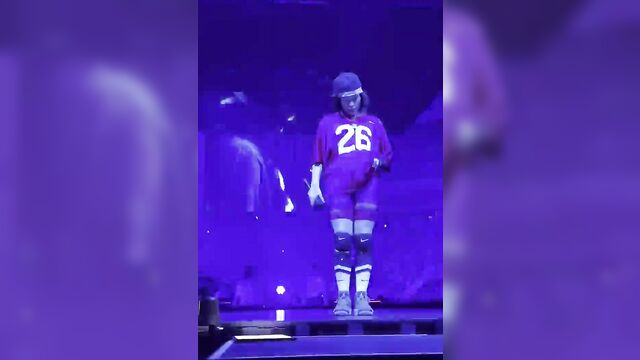 Billie eilish’s ass and cameltoe in candid shots
