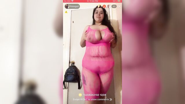 Random clappers are back with another hot live show