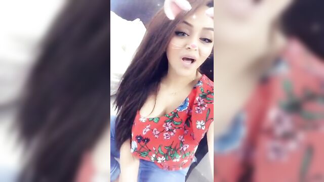 Arab girl with big boobs shares her nude snaps on snapchat