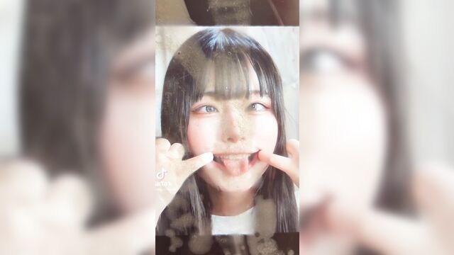 Anonymous blowjob and cumshot scene inspired by popular tiktok trends