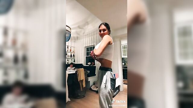 Amber is not useless anymore in this spicy genshin impact pov scene