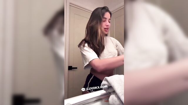 Nipslip accident during a live stream on tiktok