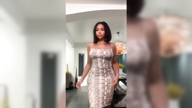 Ebony bbw jordyn woods gets her pussy wet and squirts