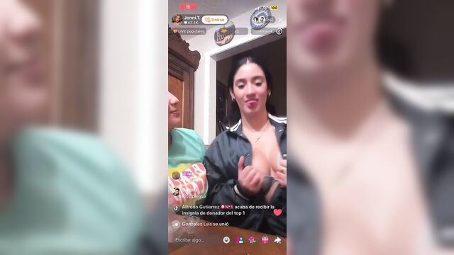 Amy august wants to flash you on tiktok