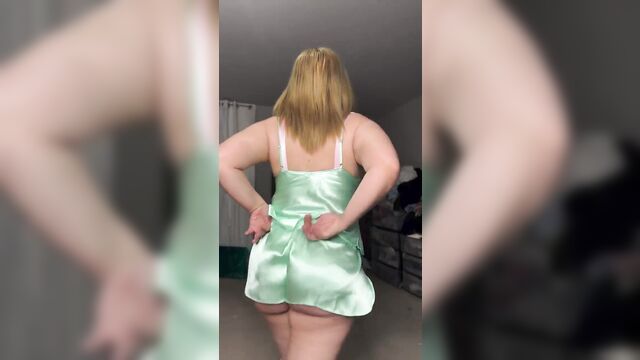 Busty aunt bubble butt rides white cock in a steamy session
