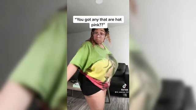 Busty l1ln3wn3w is a master of cumming and showing her boobs