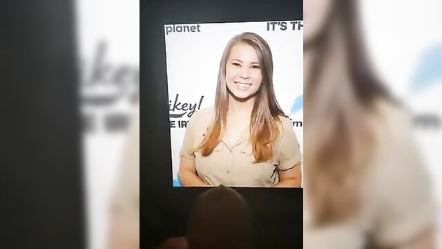 A beautiful tribute to bindi irwin with a cum shot #2