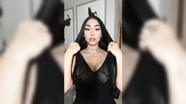 The famous chilean singer has a very big ass to fuck