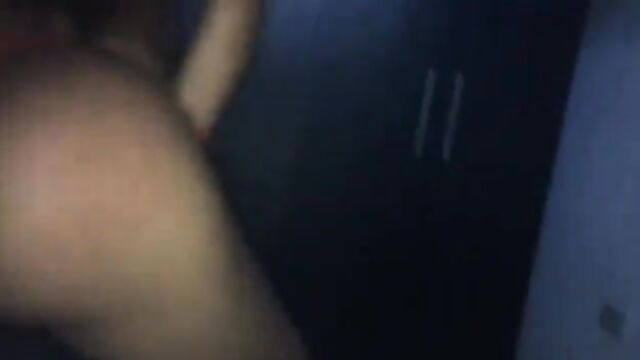 A morena stayed sitting with desire and ended up getting fucked
