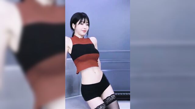 Korean girl dances seductively, exciting her boyfriend’s cock