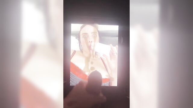 A huge cum tribute for the exceptional singer billie eilish