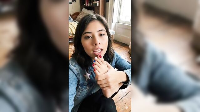 Xochitl g self toe suck with ai feet technology