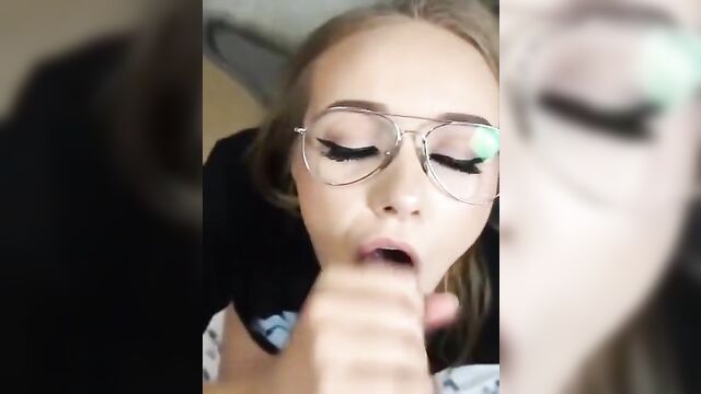 Hot gostosa gets her pussy full of sticky cum