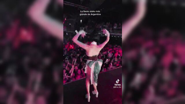 A hot pinay has sex with her lover in this steamy scene