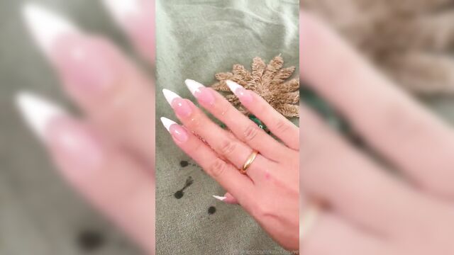 A beautiful abg girl plays with her pussy and makes you cum