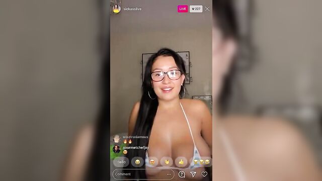 Lizzy p’s nip slip moment during live stream