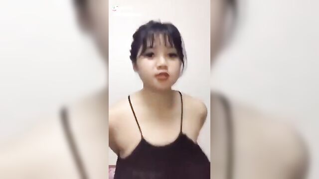 Hot vietnamese girl gets fucked hard in the morning