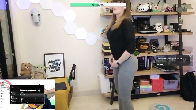 I'm a pettan and i love to stream on twitch with my sexy bikini!
