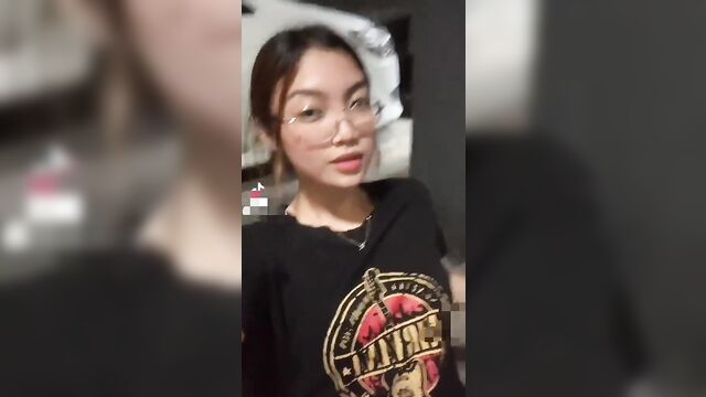 A cute and petite pinay babe got fucked hard by her bf