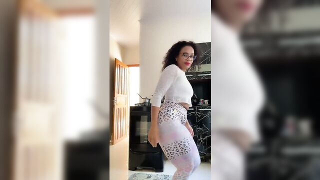 I love the ass of this dominican beauty, she rides so well