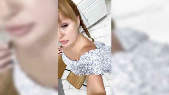 Juicy pawg twerks her ass in a seductive dress for the camera