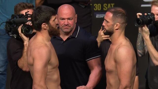 Магомед анкалаев vs волкан оздемир - битва взглядов перед ufc 267