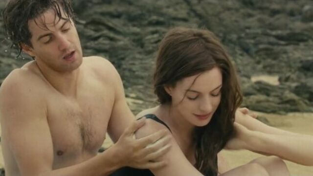 Энн хэтэуэй (anne hathaway) голая в фильме «один день» (2011)
